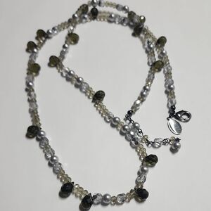 White House Black Market Beadrd Necklace With Green Glass Beads